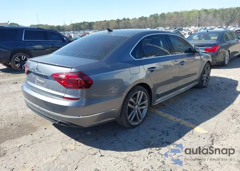 2017 Volkswagen Passat 1.8T R-Line z USA, uszkodzony, nr VIN 1VWDT7A33HC071288